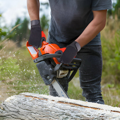 op-Quality Chainsaw Gloves with 17 layers of anti-chainsaw protection, providing safety and European Standard compliance for chainsaw operators